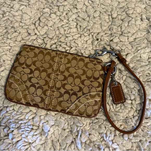 COACH Authentic Brown Signature Pattern Wristlet - Picture 2 of 7